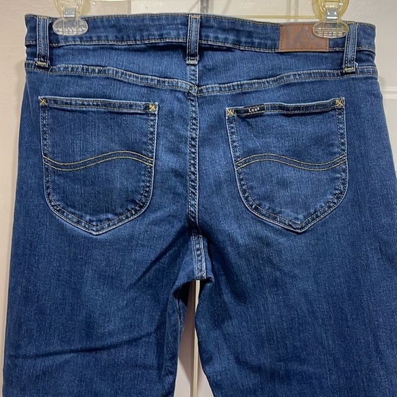 LEE Bootcut Jeans. Regular Fit Mid Rise 14S. Excellent Condition. - Picture 3 of 6